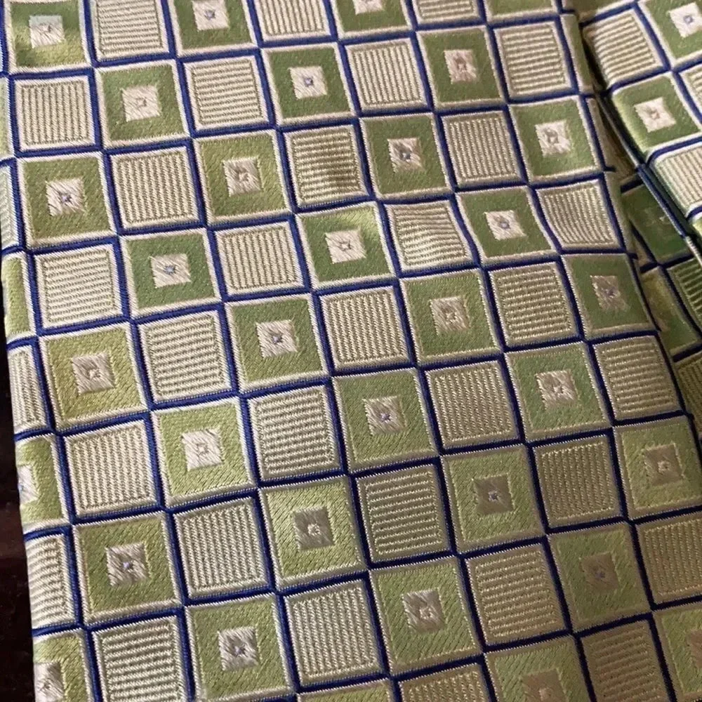 Izod silk tiled